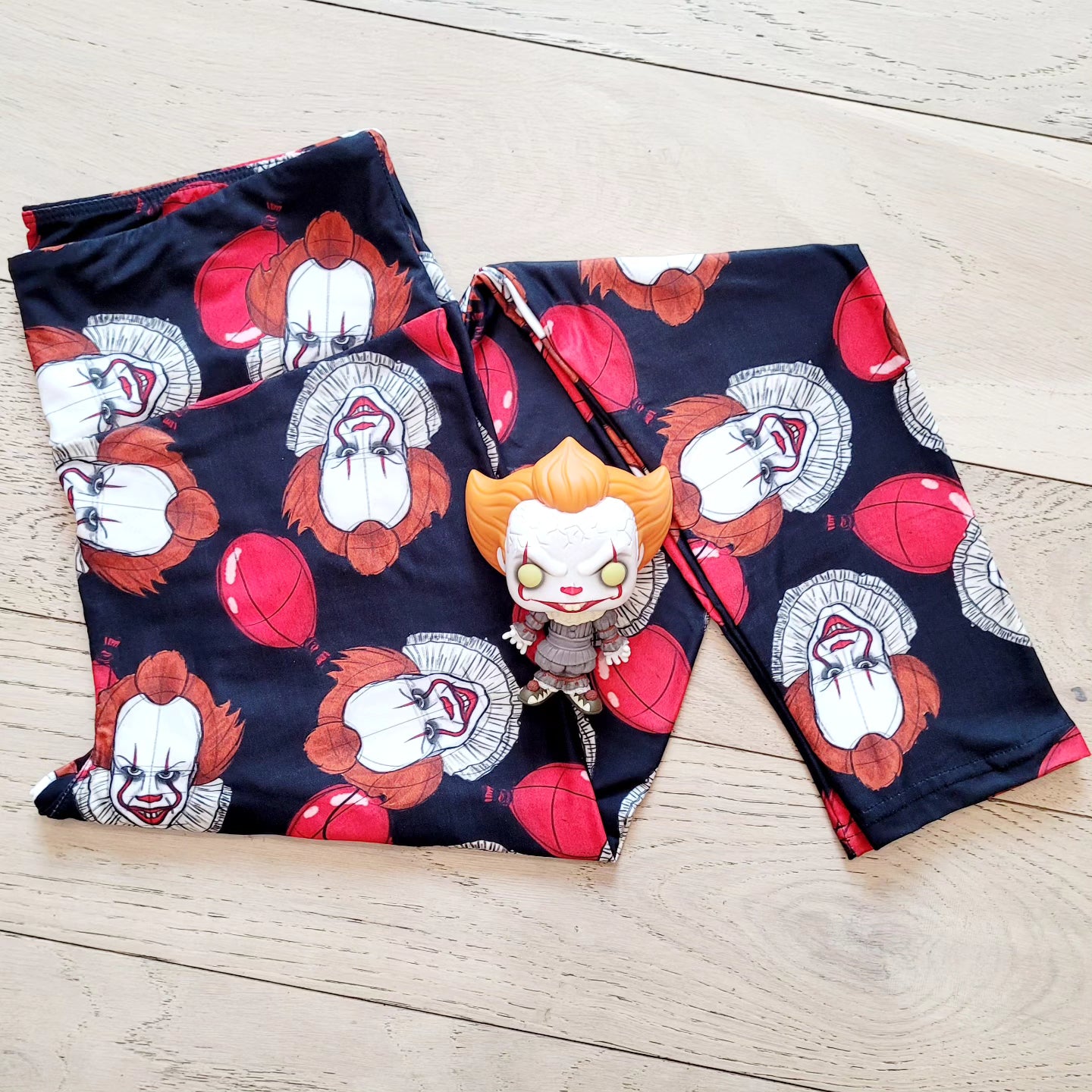 Bloody Pennywise (Semi-Exclusive) - High-quality Handcrafted Vibrant Leggings