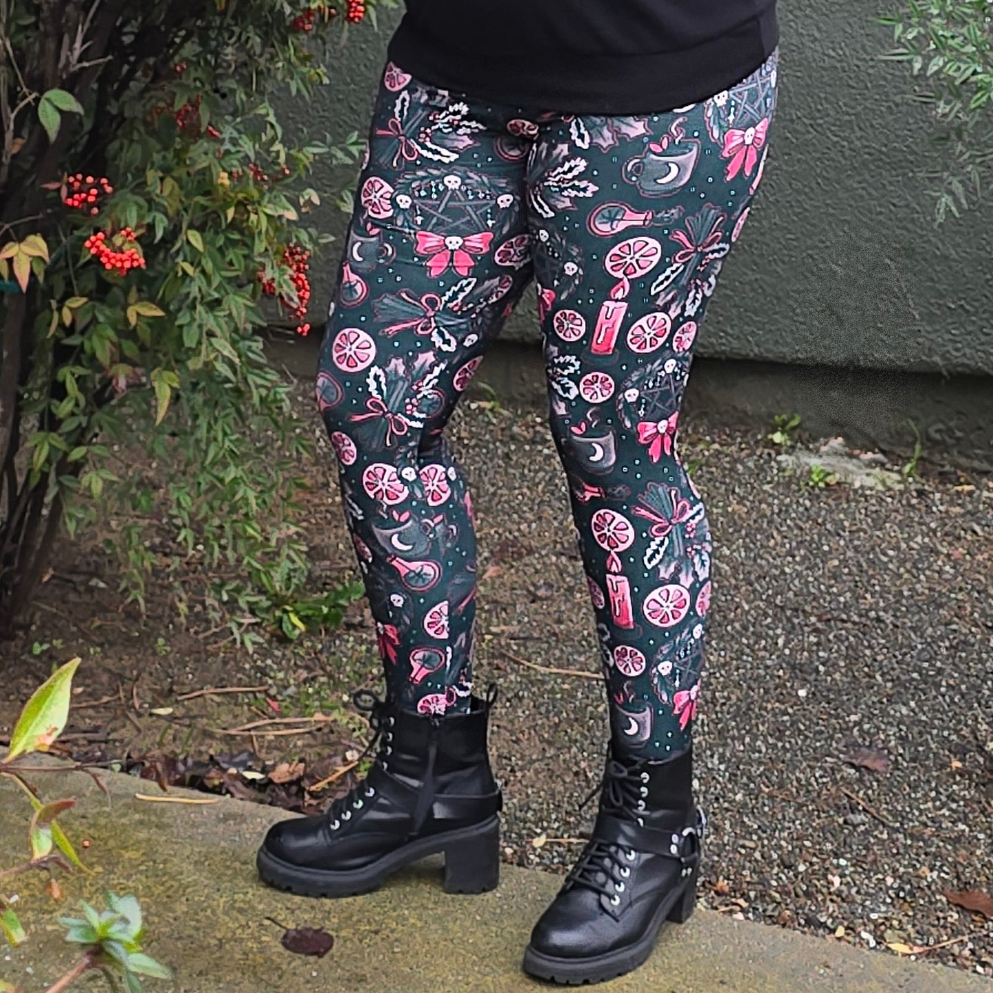 A Gothic Yule Semi-Exclusive Leggings - High-quality Handcrafted Vibrant