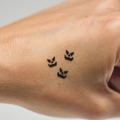 Jack-o-lantern Stamp and Eyeliner Makeup (Ashley Hay Design)