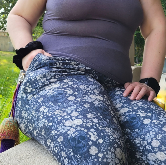 Grey Skull Embroidery Leggings