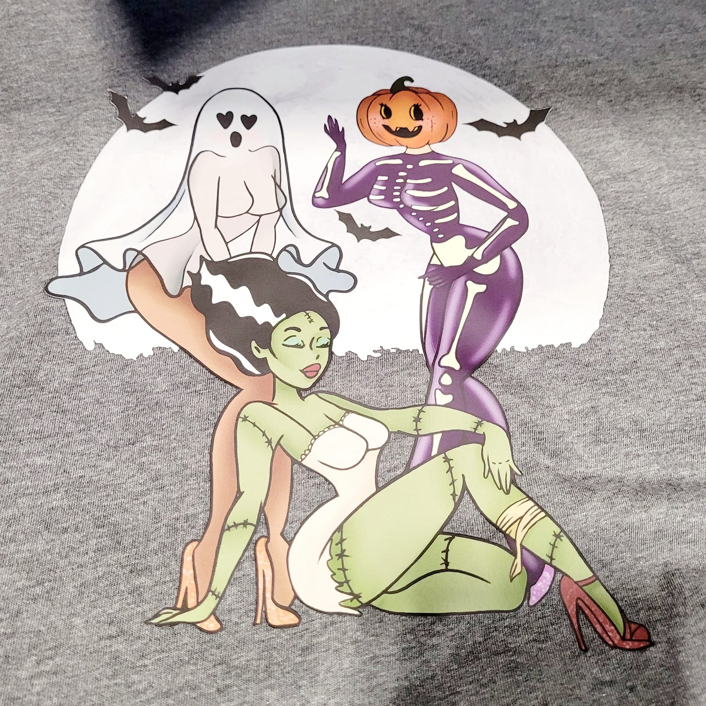 Halloween Pin-Up Babe Tee - Unisex Shirt